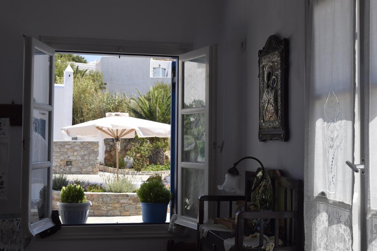 Paraporti Folegandros Town Exterior photo